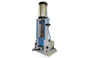 INJECTION AND MOLDING PRESS FOR PASTIC SAMPLES